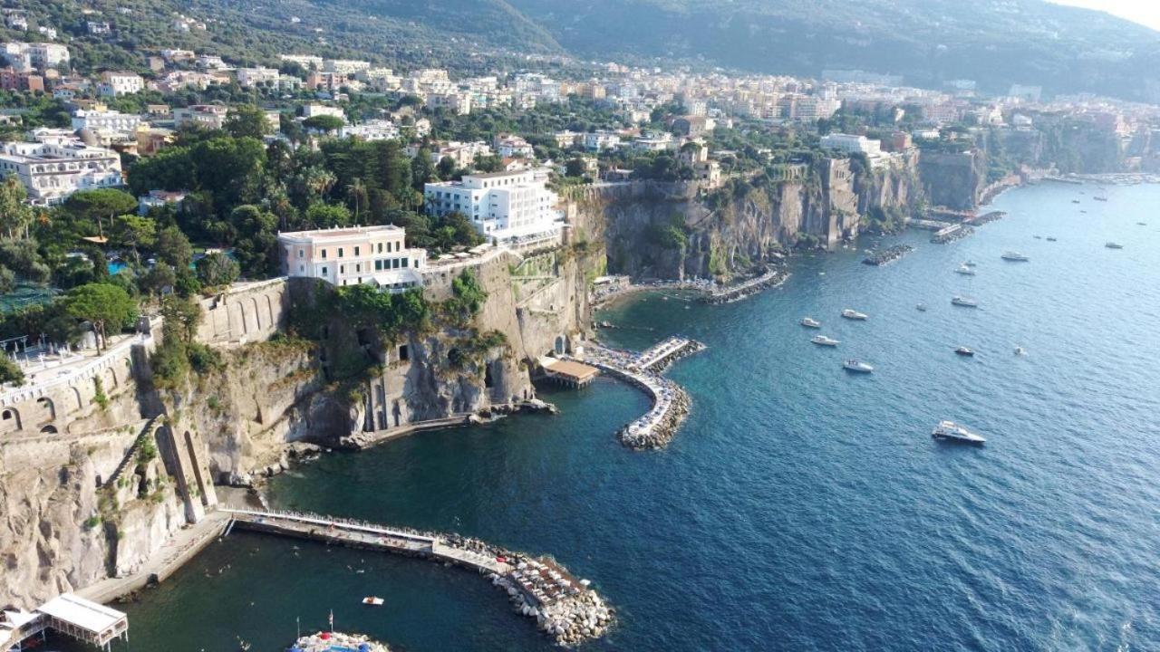 Emy House Sorrento Lägenhet Exteriör bild