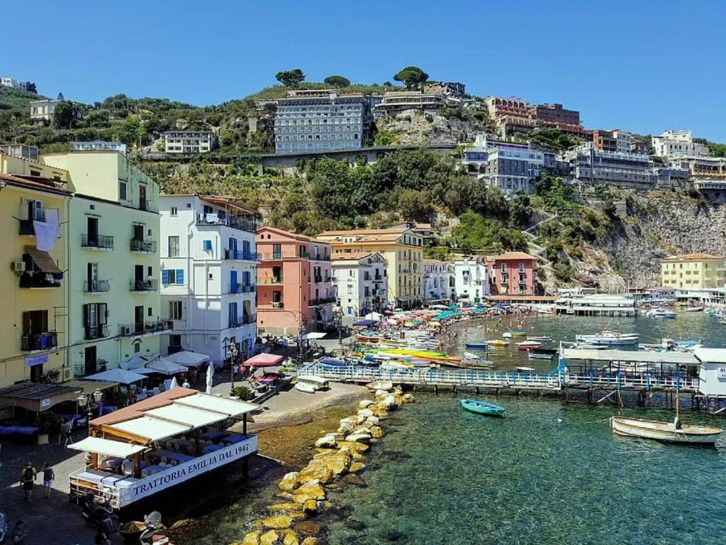 Emy House Sorrento Lägenhet Exteriör bild