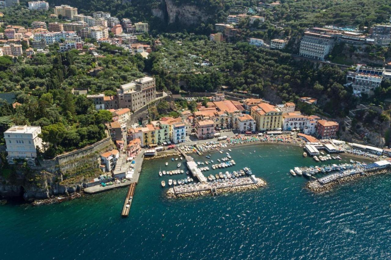 Emy House Sorrento Lägenhet Exteriör bild